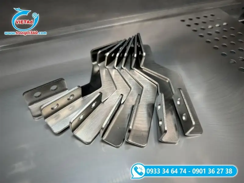 Giải đáp chi tiết các thắc mắc kỹ thuật về độ dày vật liệu, định dạng file CAD và tiến độ giao hàng