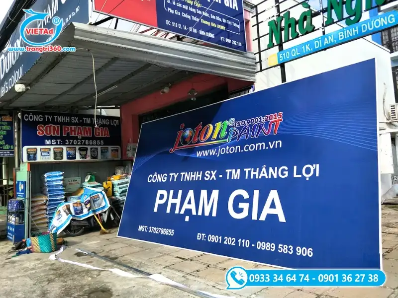 Mặt biển quảng cáo bằng chất liệu bạt Hiflex căng trên hệ khung sắt hộp mạ kẽm
